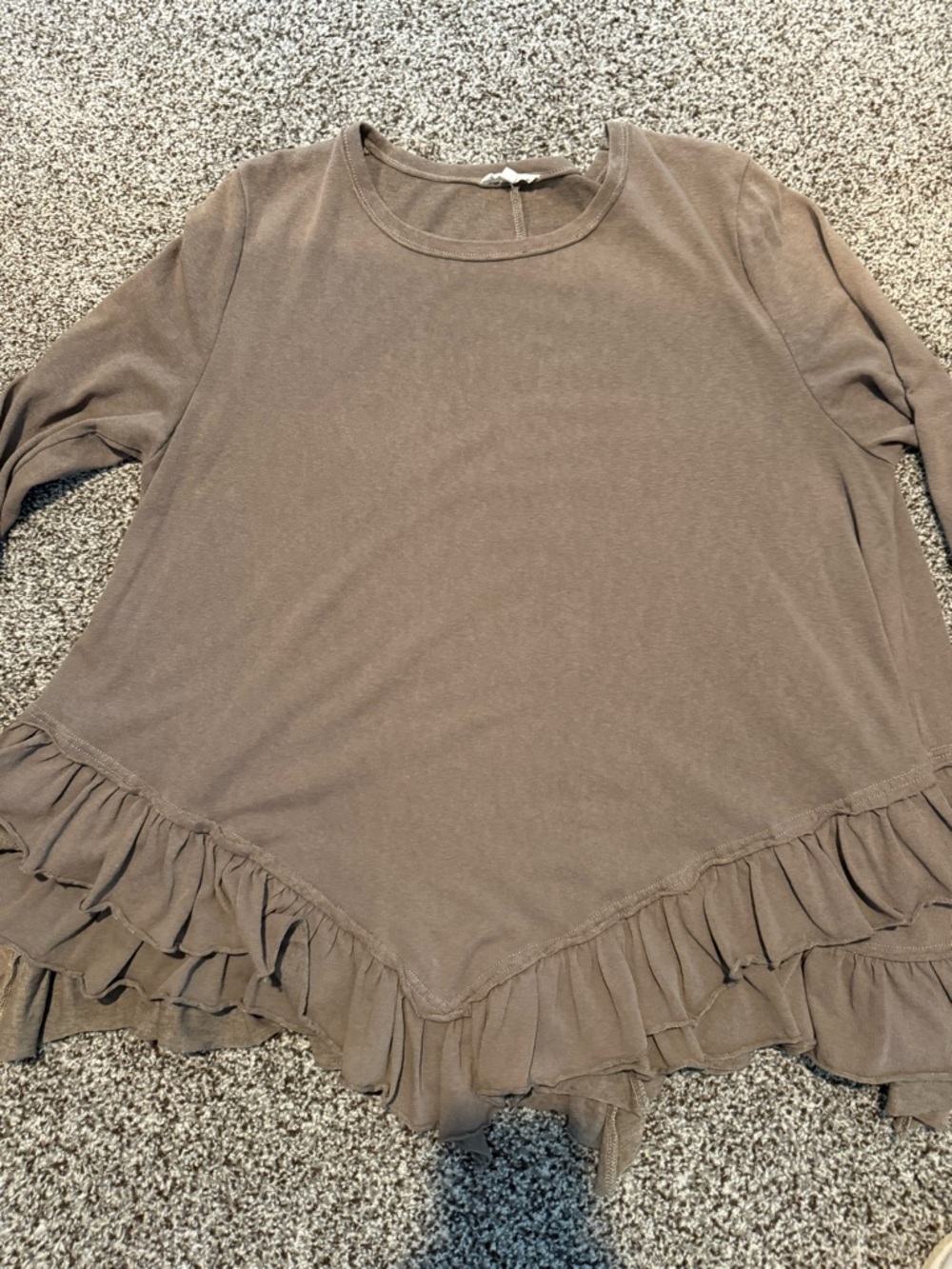 Easel Women’s Ruffle-Hem Long Sleeve Top - Taupe